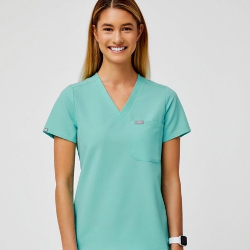 FIGS Scrub set in aqua - joggers and one pocket top